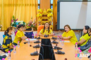 ประชุมทีมงานอนามัยโรงเรียน ร้านจำหน่ายอาหารในโรงเรียน